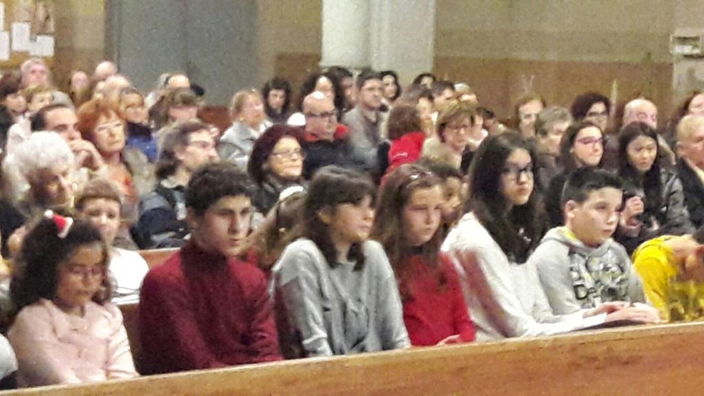 Concierto niños cantando